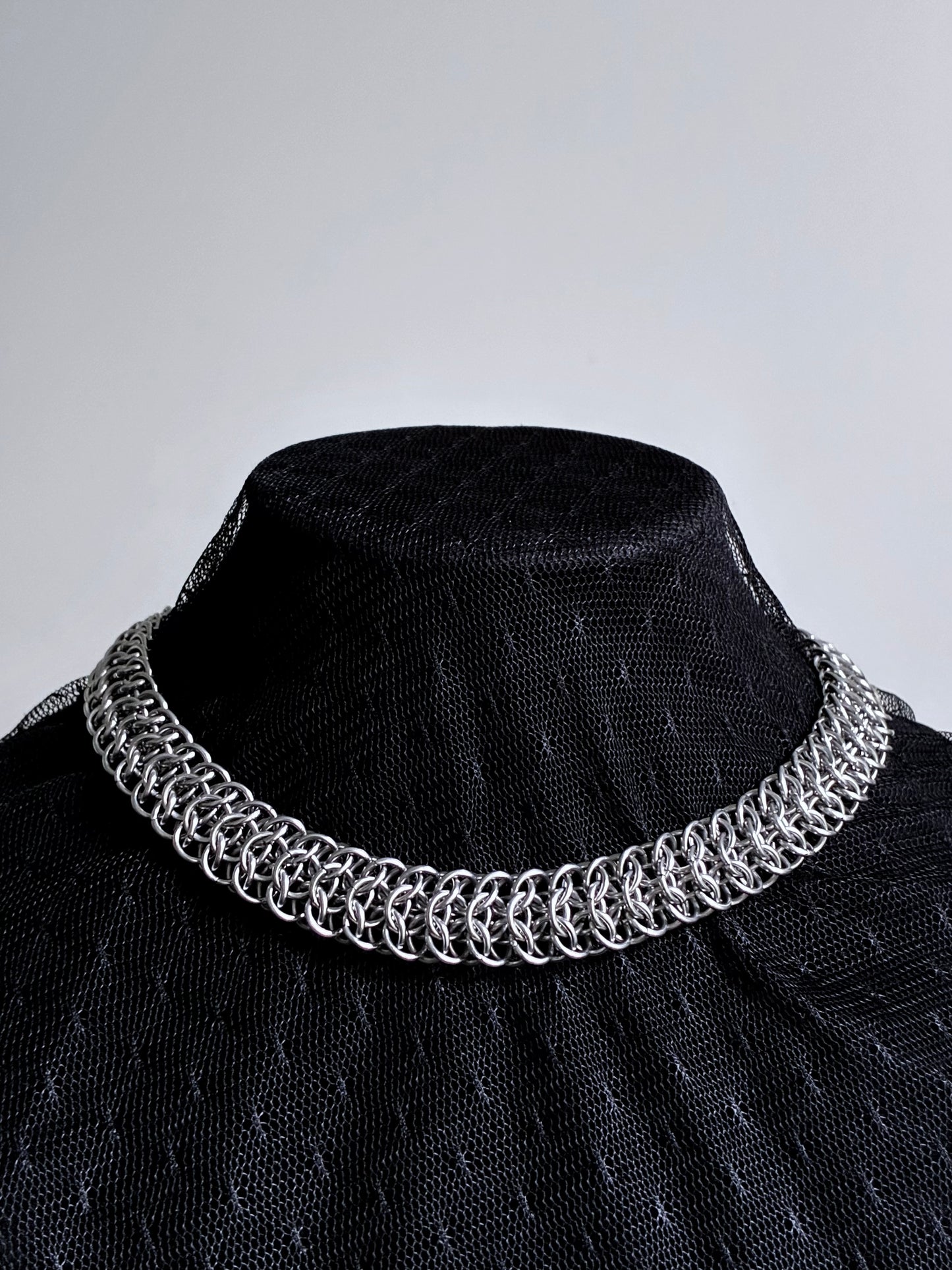Interwoven chain